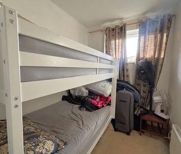 Mint Walk, Woking - 3 bedrooms Property for lettings - Seymours - Photo 3