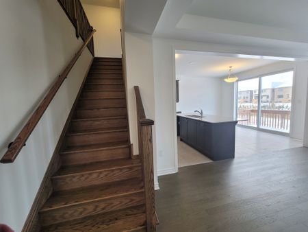 For Lease - 1473 Melville bonus Crescent, Milton, Ontario - Photo 3