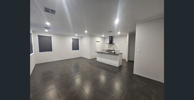 Stunning Family Home - Photo 1