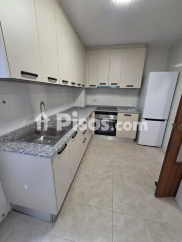 Piso en alquiler en Calle de Castellar - Foto 5
