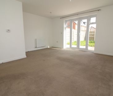 3 Bedroom Town House - Photo 1