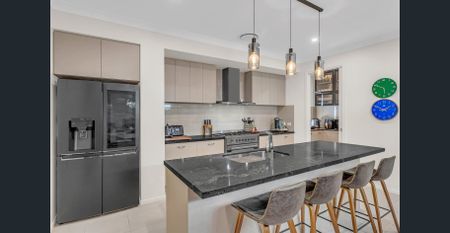 OUTSTANDING FAMILY HOME IN QUIET STREET - Photo 2