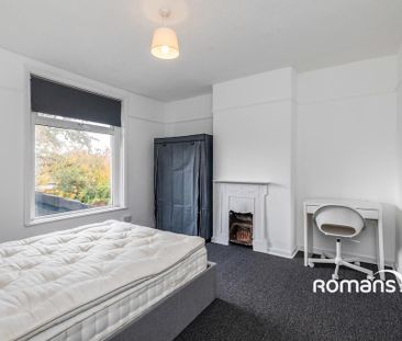 4 bedroom terraced house to rent - Photo 3