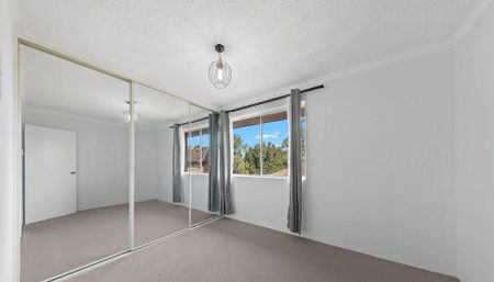 TWO BEDROOM APARTMENT CLOSE TO ALL AMENITIES OF LIVERPOOL! - Photo 5