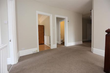 5 bedroom flat to rent - Photo 4