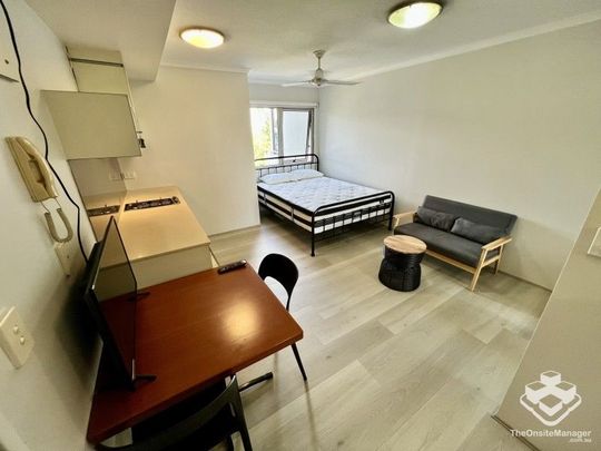 CITY STUDIO - Photo 1