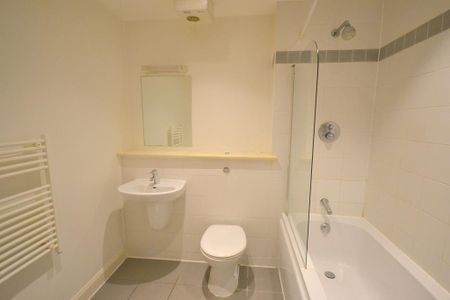 2 bedroom flat to rent - Photo 4