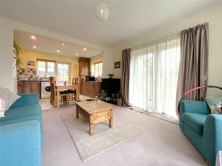2 bedroom semi-detached house to rent - Photo 2