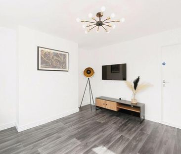 1 bedroom property to rent - Photo 2