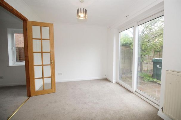 3 bedroom semi-detached house to rent - Photo 1