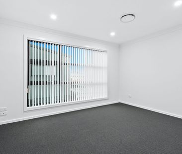 Home, but Better With seamless indoor-outdoor living - Photo 1