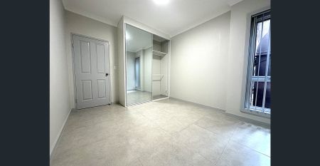 Modern 2-Bedroom Unit in Prime Panania Location - Photo 4