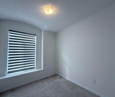 For Lease - 99 Grand Trunk Avenue, Vaughan, Ontario - Photo 4