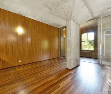 Unique warehouse conversion apartment - Photo 4