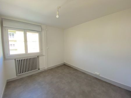 Location - Appartement T4 - 67 m² - Pont-de-Roide-Vermondans - Photo 3