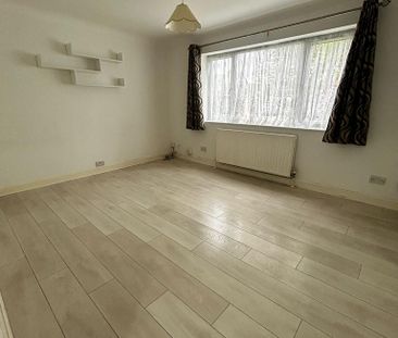 2 bedroom maisonette to rent - Photo 4