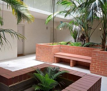 Fabulous 1 Bedroom 2 Bathroom Apartment - Photo 4