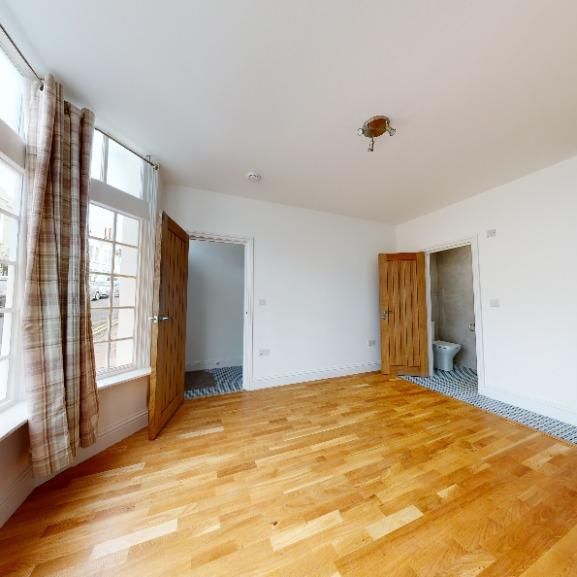 4 bedroom townhouse to rent - Photo 1
