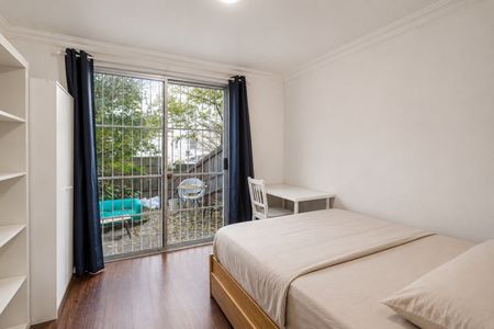 Chippendale - Photo 3