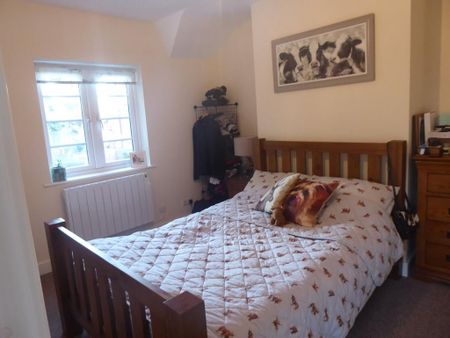 2 bedroom semi-detached house to rent - Photo 4