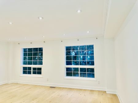 For Lease - 76 Mosaics Avenue, Aurora, Ontario - Photo 2