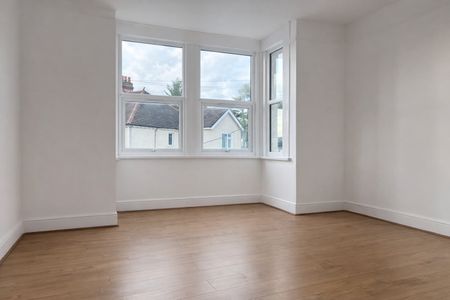 9 Bed End Terrace, Raymead Avenue, CR7 - Photo 2