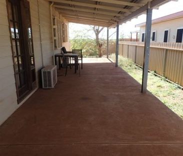 VERSATILE VILLA - Low Maintenance 3x1 - Photo 6