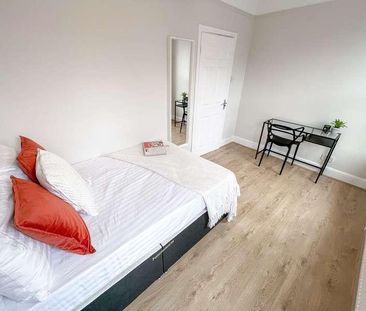 Halsbury Road, L6 - Photo 6