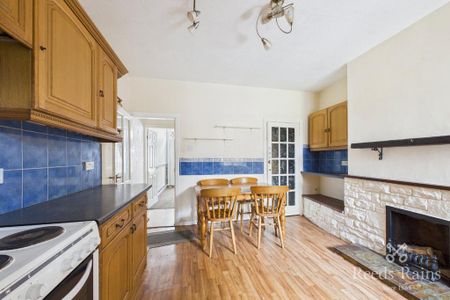 3 bedroom terraced house to rent - Photo 4