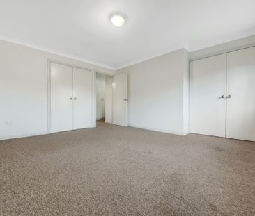 :: 6 MONTH LEASE :: MODERN UNFURNISHED TWO BEDROOM UNIT IN GREAT LOCATION - Photo 4