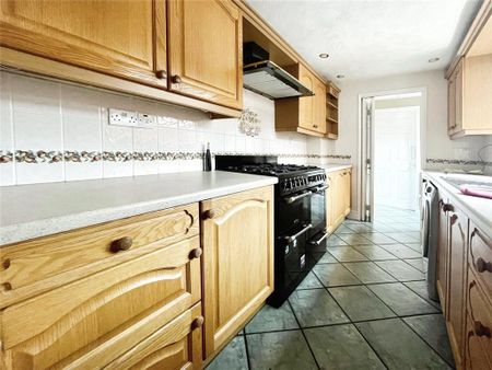3 bedroom terraced house to rent - Photo 5