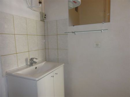 Location Appartement 2 pièces Meublé 34m² LE CREUSOT 71200 - Photo 5