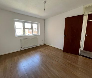 2 bedroom maisonette to rent - Photo 4