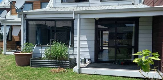 Sunny downtown delight! - Photo 2