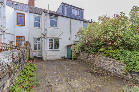 2 bedroom terraced house to rent - Photo 5