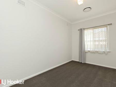 3-Bedroom Home for Rent in South Tamworth - Photo 3