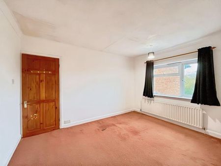 4 bedroom semi-detached house to rent - Photo 4