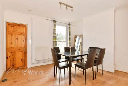 2 bedroom end of terrace house to rent - Photo 2
