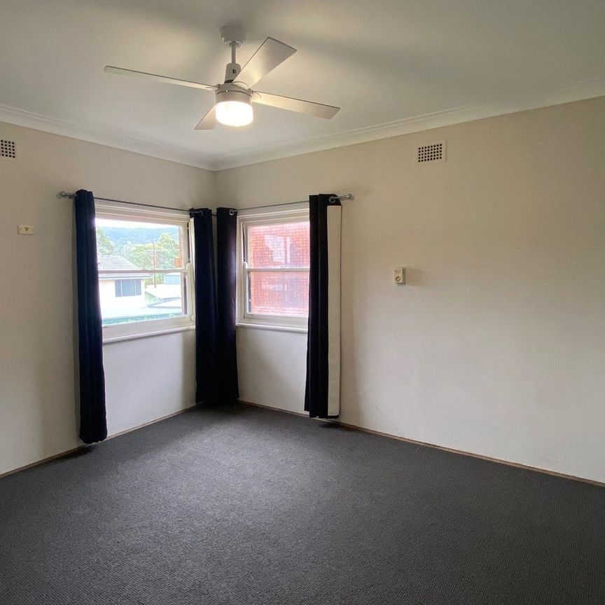 What a convenient location - close to Transport, Pre-school, Primary & High School - Photo 1