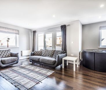 2 bedroom flat to rent - Photo 2