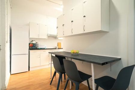 Carrer de les Penedides, Barcelona, Catalonia 08001 - Photo 4