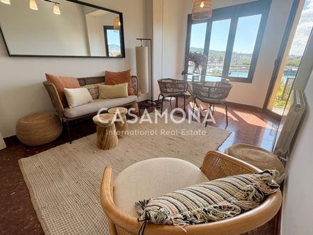 Cosy 3-bedroom apartment with a Huge balcony, elevator, and stunning views. - Photo 2