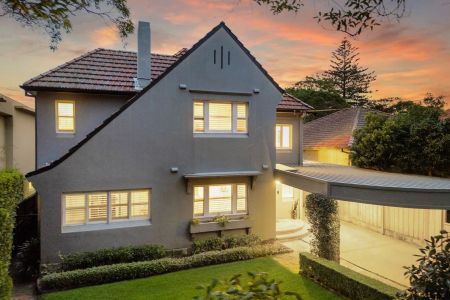 Ultimate Family Haven in Sought-After Longueville Locale - Photo 5