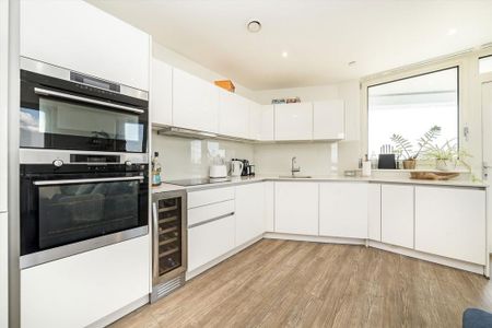 3 bedroom flat to rent - Photo 5