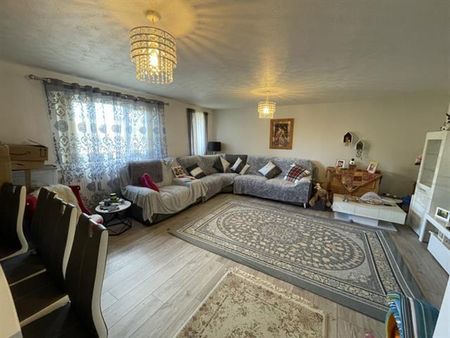 Lucerne Court, Marton-in-Cleveland, MIDDLESBROUGH - Photo 2