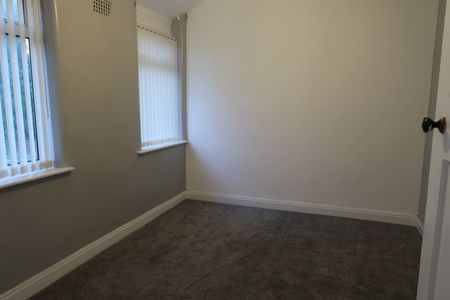 Room in a Shared House, Kathkin Avenue, M8 - Photo 3