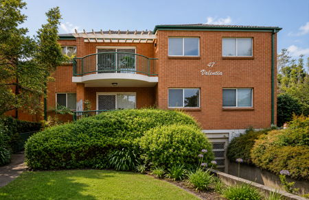 Stylish 3-Bedroom Unit in Prime Roseville Location! - Photo 4