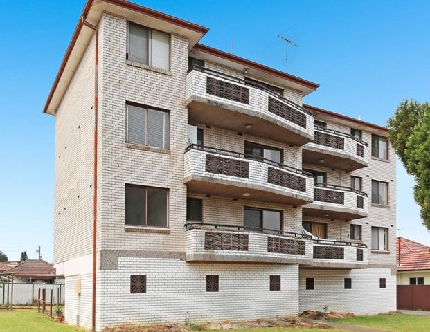 Comfortable Two-Bedroom Unit Close to Fairfield Shopping & Transport - Photo 1