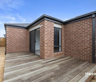 Modern 3 bedroom home in Charlemont! - Photo 5