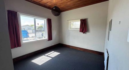 Rental Property Right By The Hospital - Photo 2